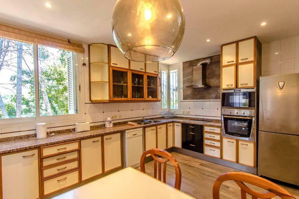 Les Canyes Cottage, Private Villa Resort Piera Экстерьер фото
